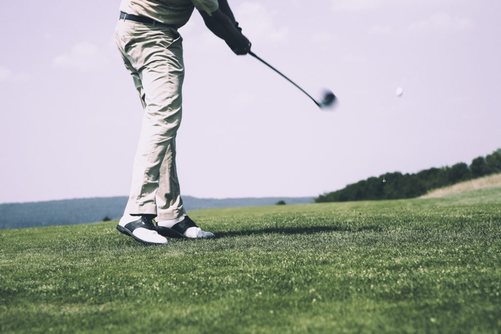 アマチュアはスタンス幅が広すぎる傾向 スタンス幅の基準とは Golfers Support Com